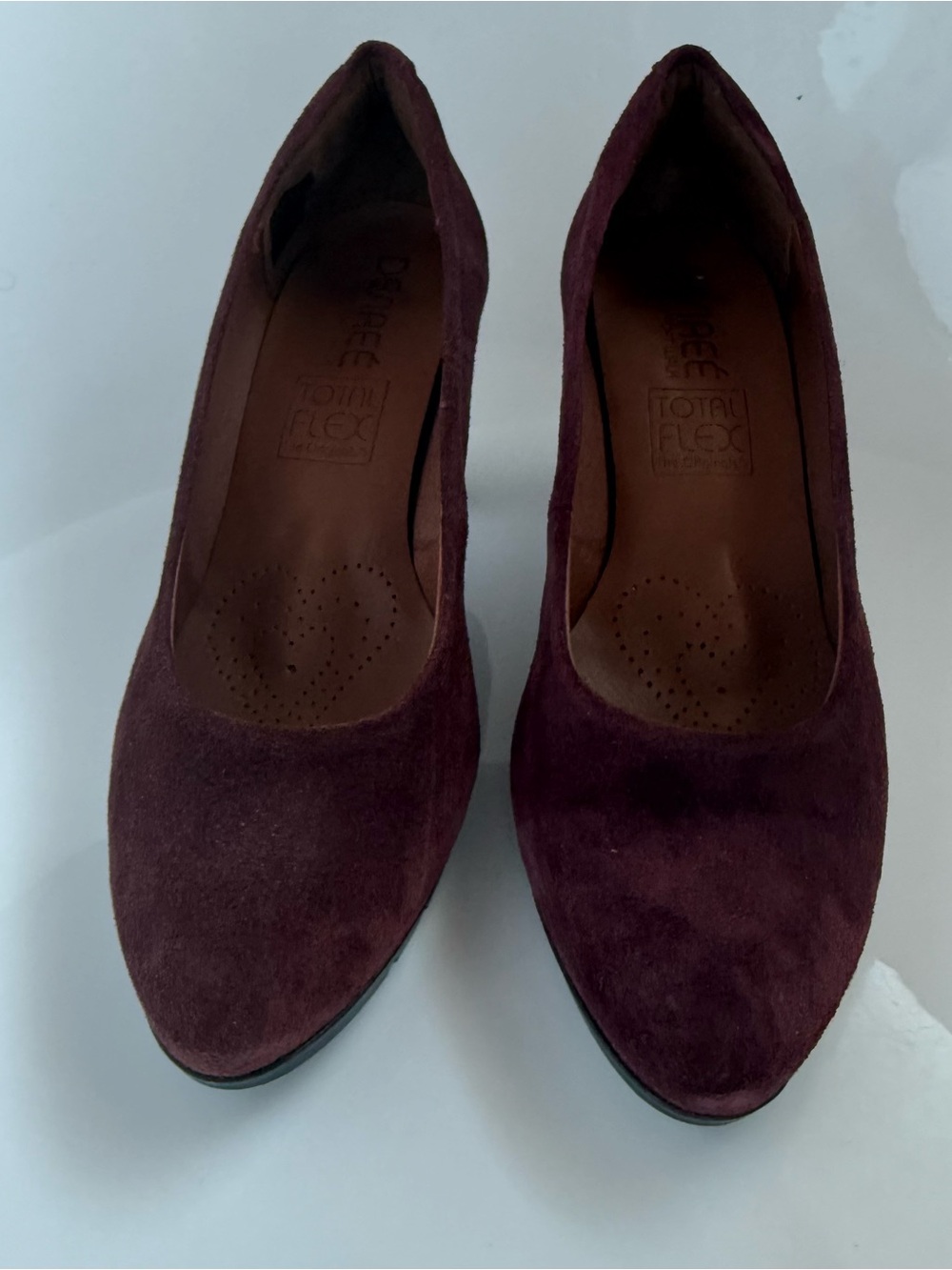 DESIREÉ TOTAL FLEX
 Burgundy Suede Pump with Cushioned Insole